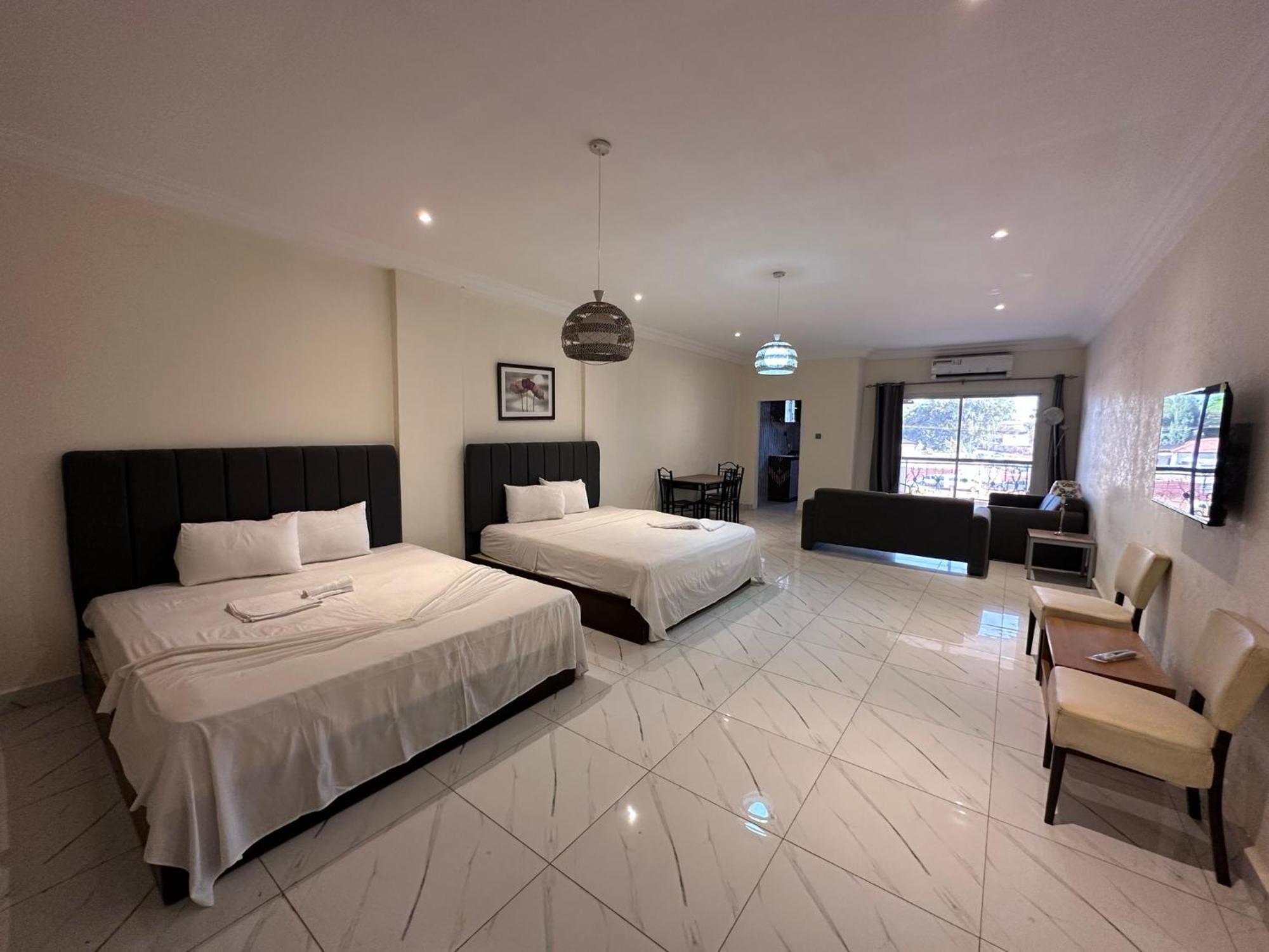 Apartments Plaza Hotel كولولي المظهر الخارجي الصورة