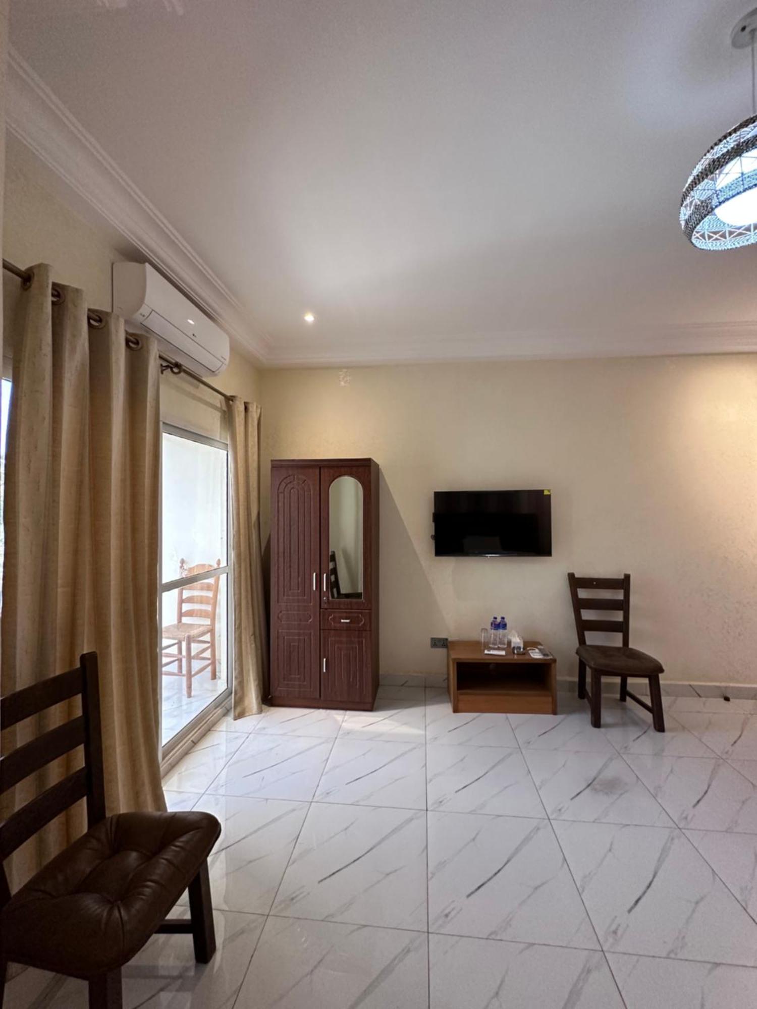 Apartments Plaza Hotel كولولي المظهر الخارجي الصورة